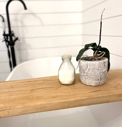 Farm View en suite soaker tub, Main Homestead